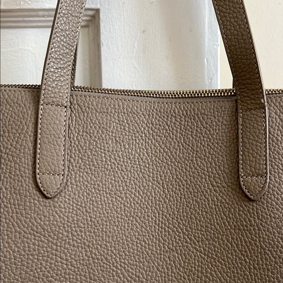 CUYANA Elegant Taupe LEATHER Tote Bag - Picture 2 of 16